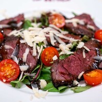  ラ･ベットラ･ダ･オチアイ - 2025.10 牛肉のタリアータ バルサミコソース（550円）