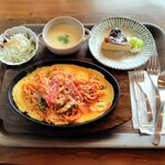 crepe&cafe JAM - 鉄板ナポリタンセットとチーズケーキ