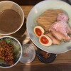 いかれたヌードル フィッシュトンズ - 料理写真:
