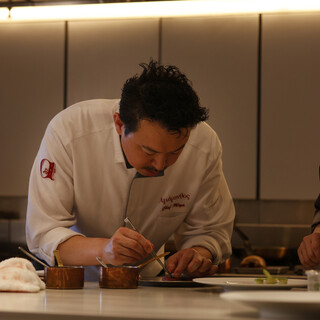 フレンチを知り尽くす、オーナーシェフ・宮崎慎太郎