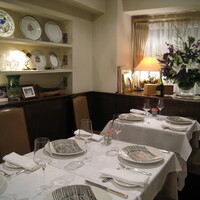 ル フェドラ - 落ち着いた空間でお食事を楽しめます。