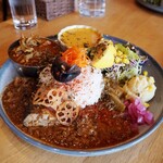 農珈屋 - 3種盛りカリー　そのに