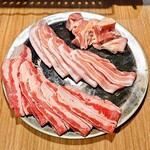 丸花 心斎橋 - 肉類盛り合わせ