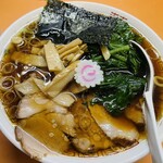 青島食堂 - 青島ラーメン（ほうれん草、メンマ増）