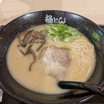 極とんラーメン - 料理写真:極とんラーメン