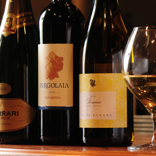 ソムリエが厳選！シーンに合わせて選べるワイン◆一杯からも歓迎