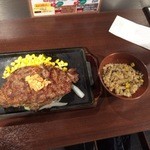 いきなり！ステーキ 渋谷桜丘店 - リブロースステーキとガーリックライス