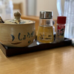 明石食堂 - 紅生姜が入っている器が可愛いですね