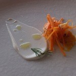 シグネチャー - アミューズ2品め キャロットラペとカボチャのビュレ