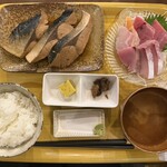 海鮮市場 どんどん - ワラサ煮付&刺身ちょっと定食①