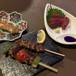 馬刺しと焼き鳥 グルマン三年坂 - 