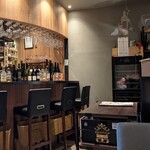 肉とワイン みなもと - 店内