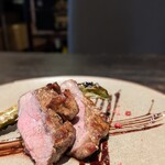 肉とワイン みなもと - しっかりした肉質。ちゃんと塩効いてて美味しいです。臭みはなく、とても食べやすいです！