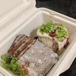 肉とワイン みなもと - 家族へのお土産にパテ・ド・カンパーニュとさつまいもと青カビチーズのポテトサラダ。食べたことない濃いチーズのポテトサラダ。脳天ぶち抜かれました(^o^)濃厚甘じょっぱくるみザクサラダです。美味しかった。