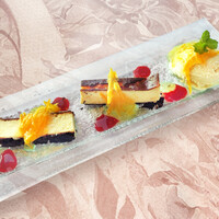 自家製バスクチーズケーキ アイスクリーム添え