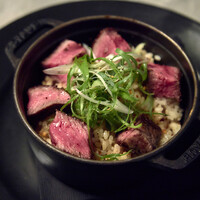 和牛ランプと九条ネギのガーリックライス