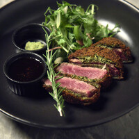 AUST産ショートグレイングレードの牛フィレカツ 本わさびとコールスロー