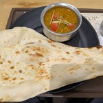 インドカリーダイニング コバラヘッタ - チキンの豆カリー＆ナン