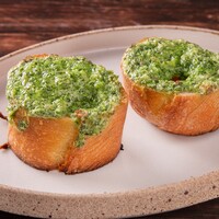 パセリたっぷりガーリックトースト