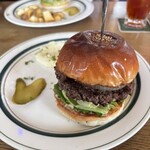 ザ・コーナー ハンバーガー＆サルーン - 