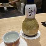 京都御所南 串かつ凡 - 常温での大吟醸の八海山。このパッケージはオリジナルです。いい感じ。そして香り良く、味わい深くマッタリと。今回の料理と抜群の相性です。