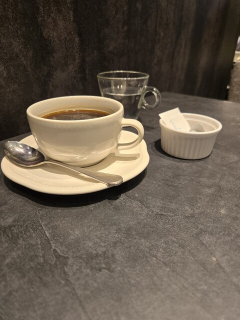 La Maison Ensoleille Table Chunichi Biru Ten photo 2