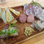 肉グリル＆イタリアン エビスキッチン - シャルキトリー