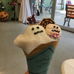 にゃんとパリパリなクレープ - おばけとかぼちゃの仲良しクレープ