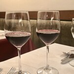 サラファン - グラスワインはフランスのシラーのものでした