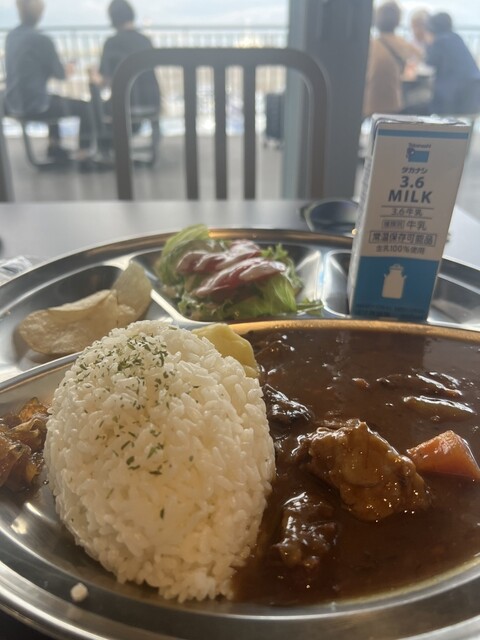 HONEY BEE ポートマーケット店 （ハニー ビー） - 横須賀中央