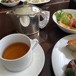 フレンチ キッチン - 紅茶のポットがさすがホテル！