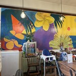 あさからひるごはん - 素敵な壁です。南国ですね〜♪