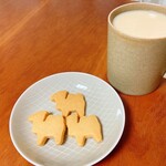 森のらくだ - らくだクッキーとアッサムミルクティー