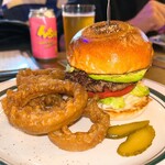 ザ・コーナー ハンバーガー＆サルーン - 