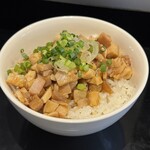 鶏そば・ラーメン Tonari - チャーシュー小丼（300円）