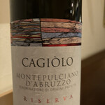 トラットリア ダイ パエサーニ - 肉料理に合わせてご当地のワイン、モンテプルチアーノ・ダブルッツォを注文。しっかり目の美味しい赤。