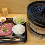 遊牧ラム焼き スヨリト - ラム焼き定食 アイスランド産ラムショルダー1.5人前1680円