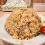 ラーメンか!チャーハンか! - 醤油ラーメン(黒) 990円 (無料ｵﾌﾟｼｮﾝ(A)ﾁｬｰｼｭｰ並450㌘)