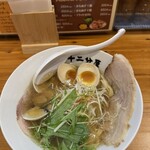熟成醤油ラーメン 十二分屋 - 料理写真: