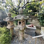 Burger DBrown - 偶然のご縁だったので参拝してきました
      珍しく牛が祀られていました
      すみません、ついさっき食べてきました