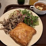 ロシア・ジョージア料理 ハチャプリ - 