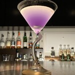 bar.comptoir - 菫色の美しさ✨
      ✨ブルームーンの意味✨
      私のスイミング記録更新にちなんでカクテルの言葉は今回伏せておき……ｗ
      【奇跡･滅多に無いこと】を意味するそうです✨
      良き意味もあり( ⁎ᵕᴗᵕ⁎ )ﾎｯ✨✨