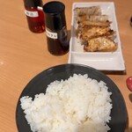 賀正軒 三宮店 - ライスと餃子セット
