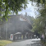 三峰お犬茶屋　山麓亭 - 朝霧の中の　店舗