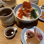 日本橋海鮮丼 つじ半 日本橋本店 - 