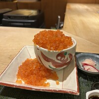 襷 - イクラこぼれ丼
