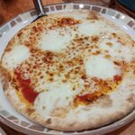 サイゼリヤ - バッファローモッツァレラピザ400円