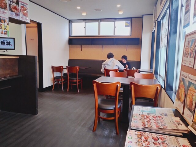 魚丼 秋田上飯島店（うおどん） - 上飯島（海鮮丼）の写真