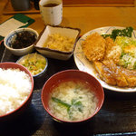 大漁 - ヒレカツとまぐろカツ定食７００円