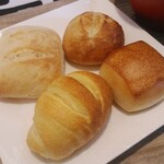 足羽山 ATARASHIYA - 4種類のパン